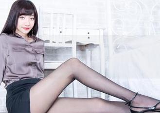 Beautyleg - 最新图册来袭！Zoey护士不只会打针哦，看看她的秋冬时尚吧！