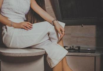 GIRLT果团网 - 松果儿的护士写真：原图中隐藏的温柔力量！