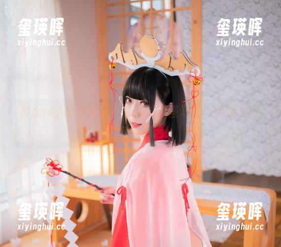 Money冷冷的少女：我拍了些写真，结果变成了自拍精选！
