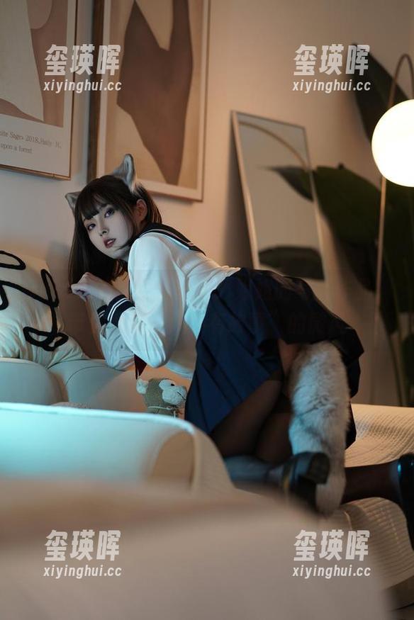 Natsuko夏夏子分享：姐姐的写真作品，带你感受“风中有故事”的微风