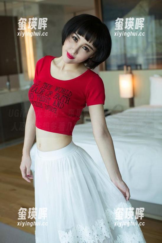 UGirls尤果网 - 李思宁在线，高清美脚让人忍不住想多看几眼，怎么会这么完美？