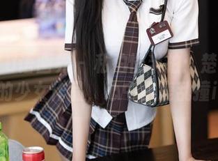 XIAOYU语画界 - 私拍慢半拍：楚恬Olivia的少女作品，心中小鹿乱撞ing