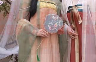 Xiuren秀人网 - Elise谭晓彤制服全集——有些图你绝对不想错过,原图在这里!