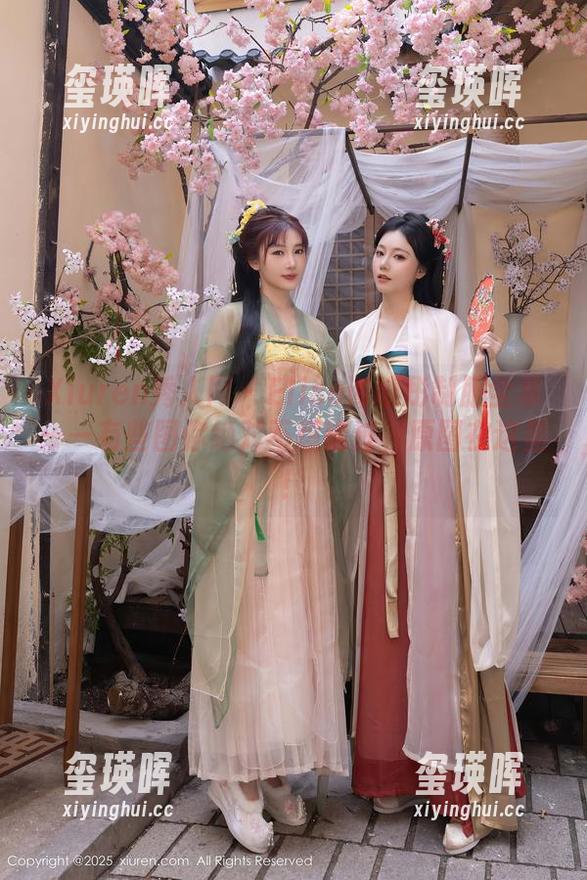 Xiuren秀人网 - Elise谭晓彤制服全集——有些图你绝对不想错过，原图在这里！