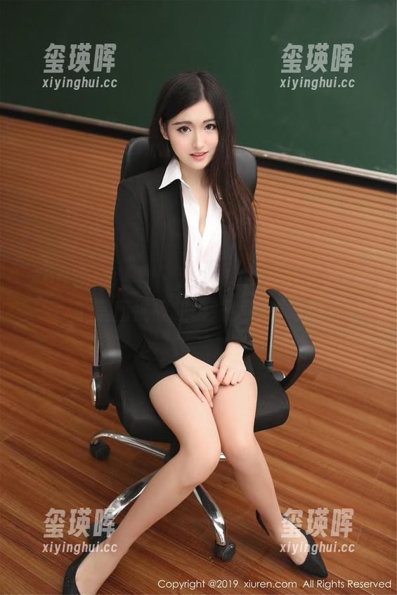 Xiuren秀人网 - 还原真实：lucky咏丹的美图挑战我们对女神的幻想