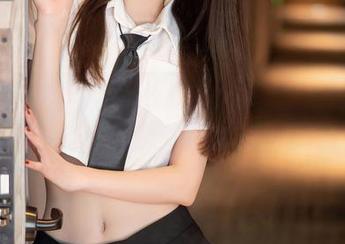 Xiuren秀人网 - 分享于大小姐AYU的JK写真，准备好被她的魅力击倒吗？