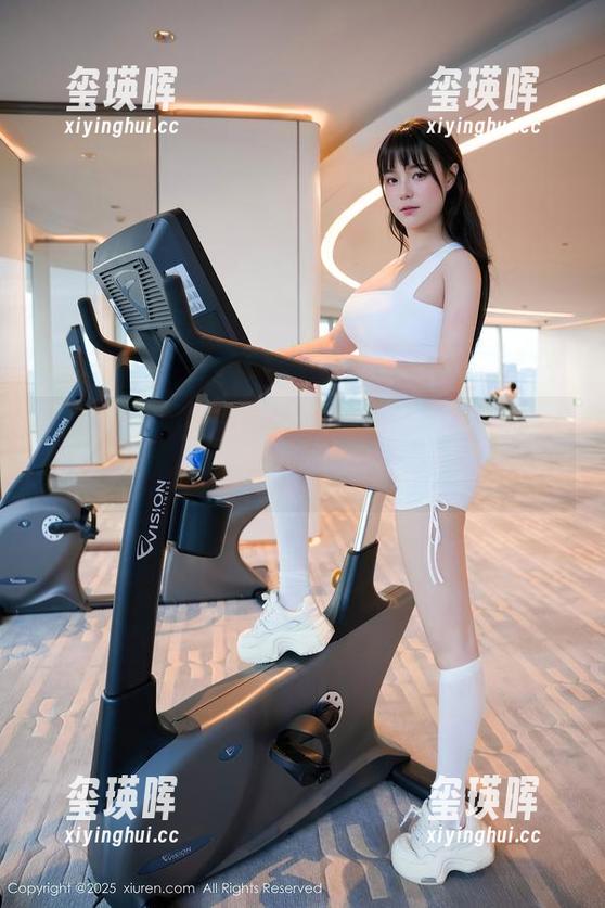 Xiuren秀人网 - 在牛仔裤的映衬下，卓芷伊EricA的无圣光作品是不是更真实？