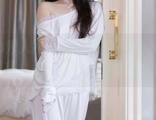 Xiuren秀人网 - 女王果儿Victoria的最新作品集，买一赠一，内附心动特效！