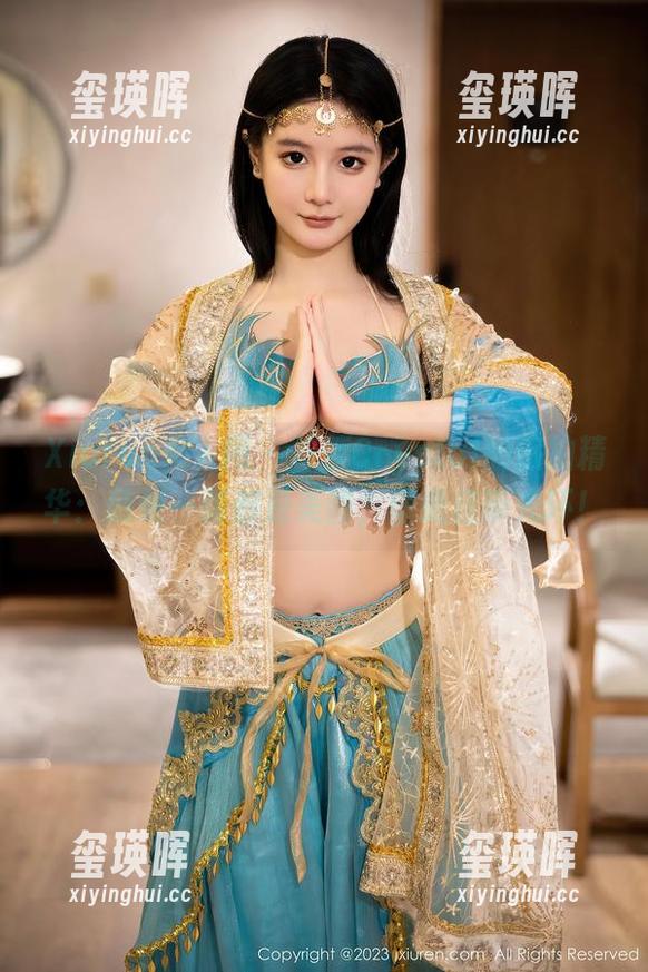 Xiuren秀人网 - 梓萱Crystal的旅拍精华：随便一张都是美图，壁纸自带光环！