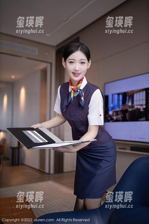 Xiuren秀人网 - 梦娜Vanessa日常：这组图片的构图真有意思，竟然让我想起我家那只懒猫…