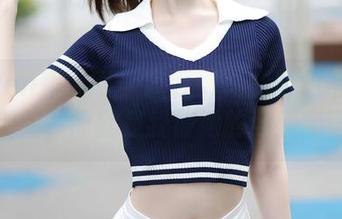 Xiuren秀人网 - 糖豆sisi的粉色奇迹图包：别问，问就是我被她的可爱掰弯了！