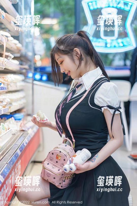 Xiuren秀人网 - 糯美子Mini的最新泳衣写真集，真是让人眼前一亮，还有点…想多了的感觉。