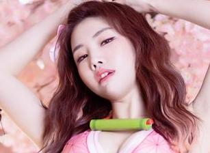 Yebin(전예빈)游艇上：那张高清套图…额，感觉我也得去买艘船了！