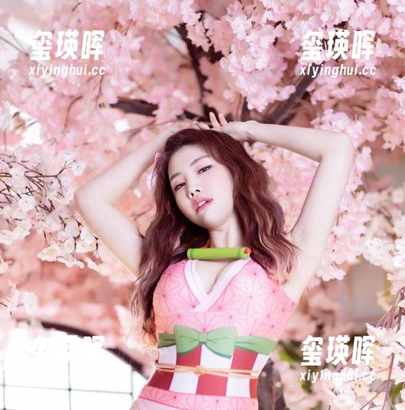 Yebin(전예빈)游艇上：那张高清套图…额，感觉我也得去买艘船了！