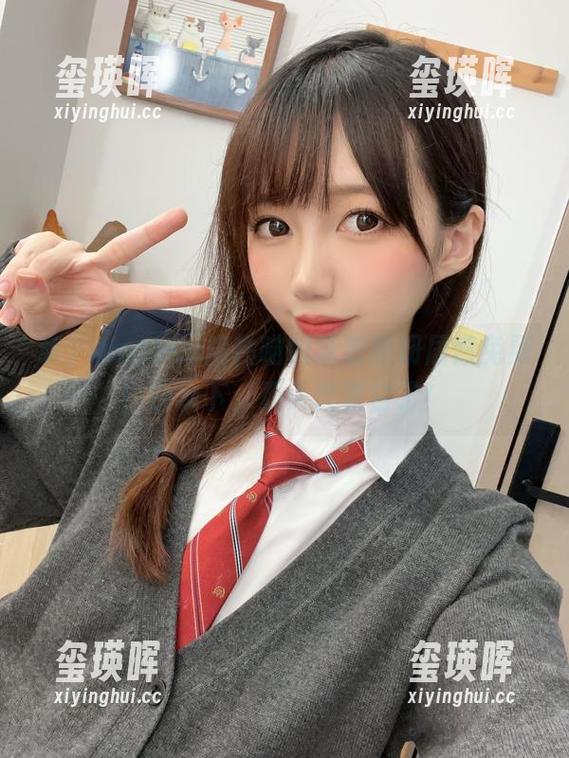 草，nagesa魔物喵的泳衣图册居然免费！快拿下，夏天就靠它了！