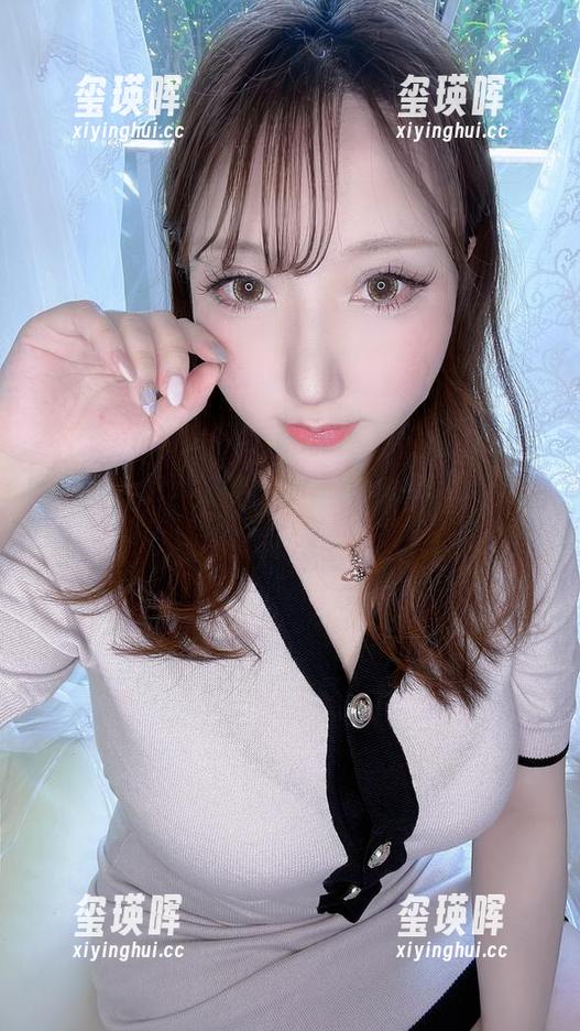 调皮的Saku与她的网袜，快来下载套图，保证不失望！