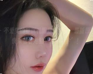 微密圈 - 不爱笑的赛琳礼服穿搭大赏：最新原图更新，快来看看她的‘时尚哲学’！