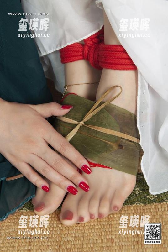 丽柜ligui - 看了奈沐子的高清女仆裙装作品集，隔壁的猫都想搬过来了！