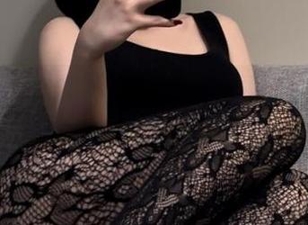 微密圈 - 眼镜下的保守的二舅妈：来看看原图里的不一样视角图册