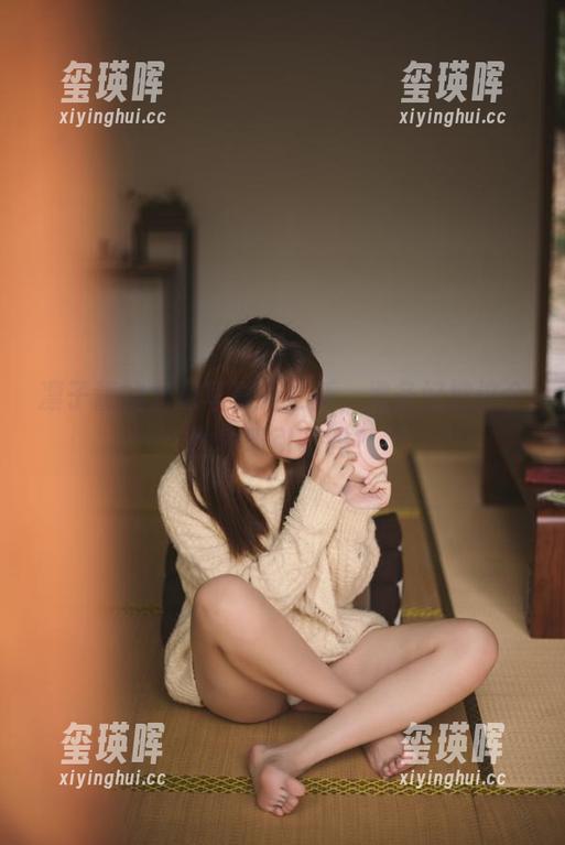 凛子酱 凛子酱的尤尼写真集更新,准备好被这个世界吸引了吗?