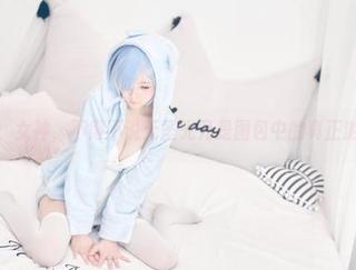 名赖弥七，女神，不得不说无圣光乃是图包中的真正游戏规则。