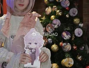 妖君白研的作品：学姐在画布上舞动的灵魂！