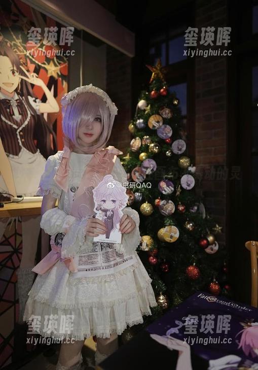 妖君白研的作品：学姐在画布上舞动的灵魂！