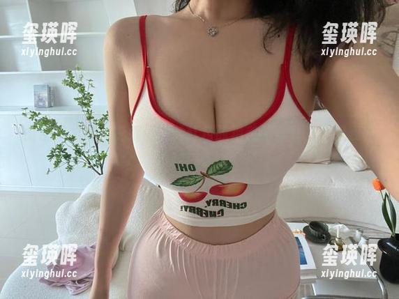 微密圈 - 唉，安妮yoo的红色战袍美图合集，别问我有没有心动。