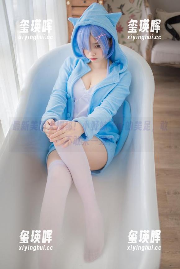 最新美图大揭秘！小野妹子w的美足，敢不敢来一发？