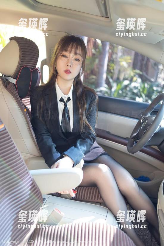 尤蜜荟 - 田冰冰全集：少女的天真与幻想，偷偷捕捉到了！