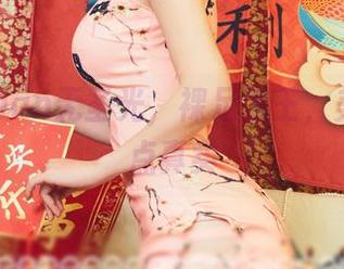 年年Nnian无圣光，裸足为王，美图多一点真实
