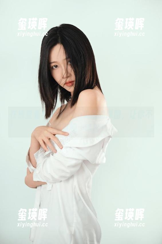 在线查看年年Nnian美腿的原图，让你不忍直视…哈哈！