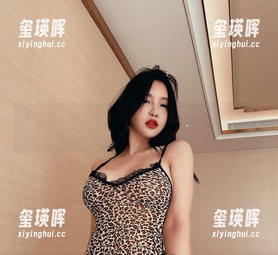 微密圈 - 别错过！张鑫baby图集更新，裤里丝的风情万种等你来解锁！