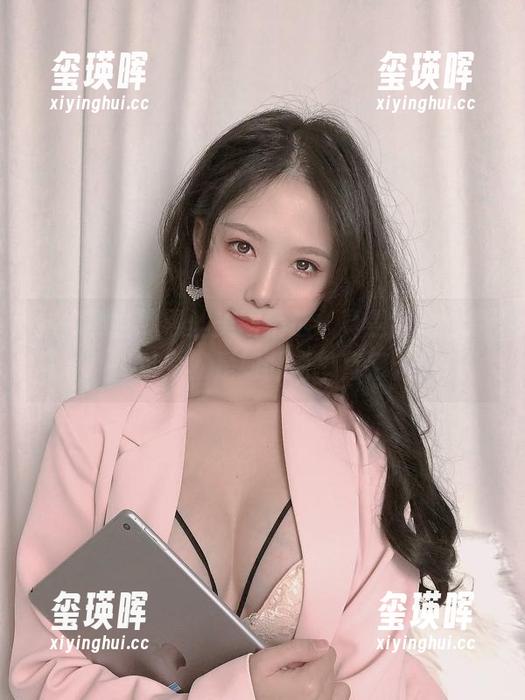 抖娘利世的黑丝美图精选，真是让我感叹，魅力就是如此简单直接。