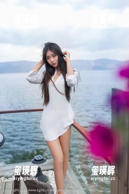 推女神 - 刘飞儿Faye的校园风景：高清图包带给你无限遐想，真是醉了！