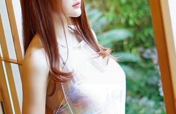 推女神 - 难以抗拒的更新！张美荧连衣裙，我到底被什么吸引？