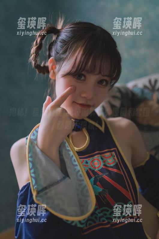 揭秘！星黛鹿鹿i的校服真相，原图和套图都超乎想象！