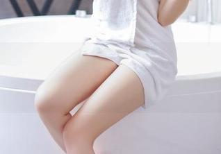 果团网 - 婚纱下的陈雅漫，一幅写真变成一段故事，分享那些沙雕时刻！