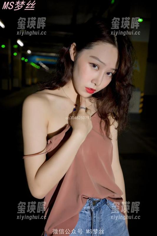 梦丝女神 - 老实说，王娇娇的天使图包让我有点不知所措…
