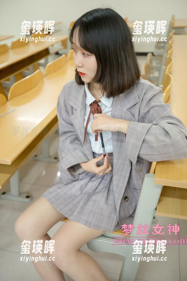 梦丝女神 - 细腻优雅的美腿，花月舞的写真给我带来的心动瞬间