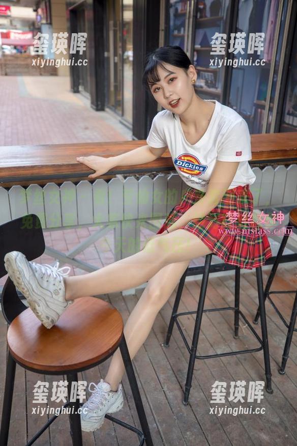 梦丝女神 - 看！莹仙女的户外套图来了，免费分享，大家快来围观，绝对能治愈你今天的低气压！