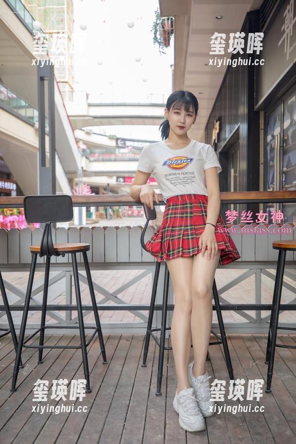 梦丝女神 - 新品来袭！香萱的《裤里丝》，感受一下这微妙的暗示吧。