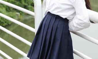森萝财团的公主妹妹：在线丝袜秀，感受一场春天的梦！