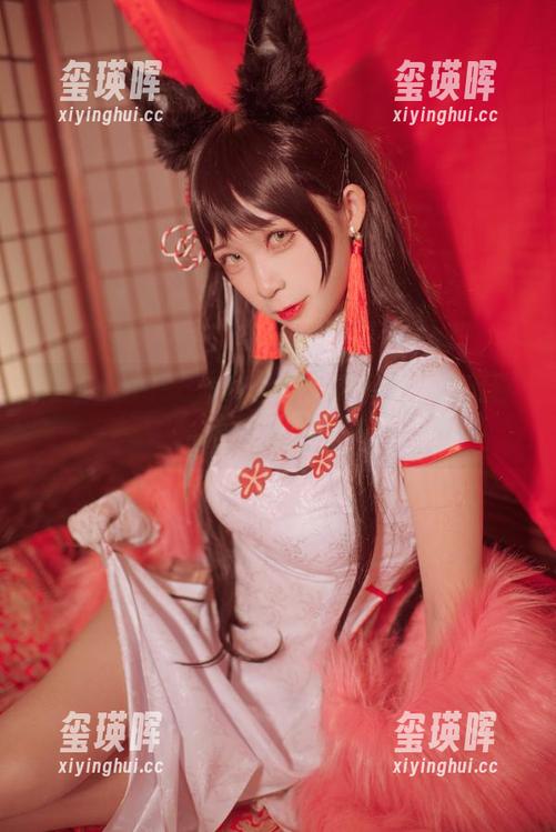 樱落Selena瑜伽宝典：无圣光，直逼你的内心世界