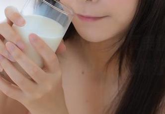 波萝社 - 97年的小清新模特夏美酱，图集资源让你的心也忍不住娇羞