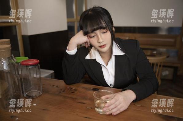 免费领取！洛璃LoLiSAMA情人节大帝原图，心动就来吧