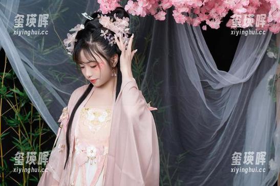 爆机少女喵小吉来啦！她的NIKKE爱丽丝合集有点小魔法哦