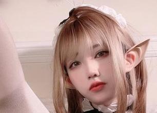 狐洛洛子：御姐作品披上的福利外衣，忍不住想多看几眼！