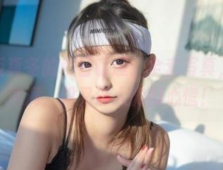 神乐坂真冬的秋日暖屋：全套写真，暖意满满，却又让人微微心慌！