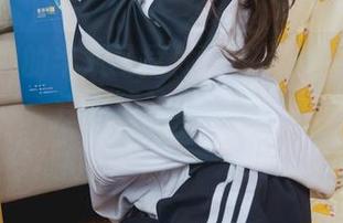 神沢永莉的半双马尾体操服大腿袜写真——穿上它，连路边的小狗都会多看你一眼！